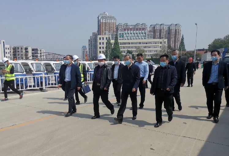 尚朝阳市长检查指导火车站北广场项目建设工作