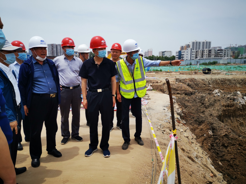 尚市长视察指导火车站北广场项目