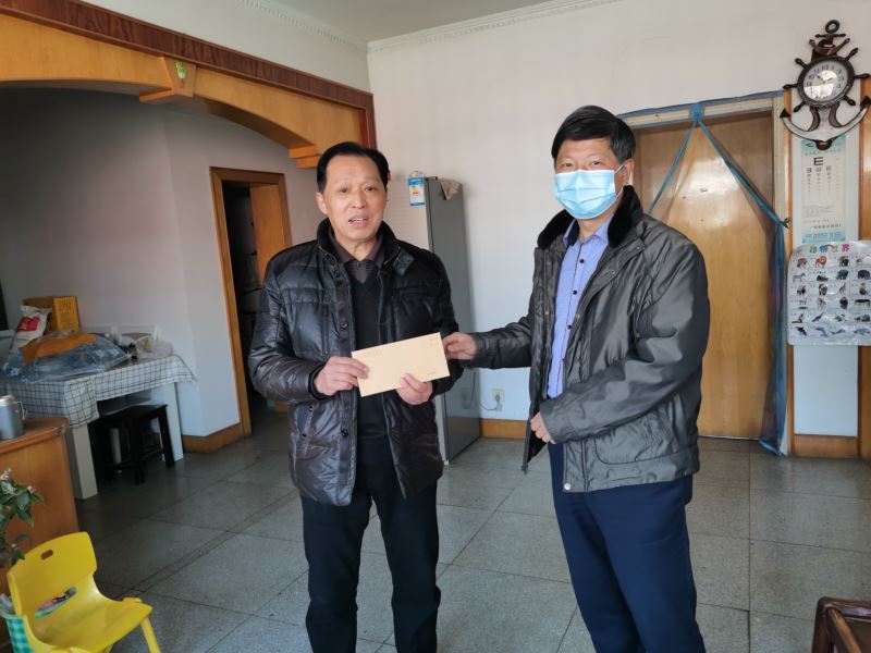 心系困难党员 情暖困难职工——信阳华信投资集团党委走访慰问生活困难党员与职工