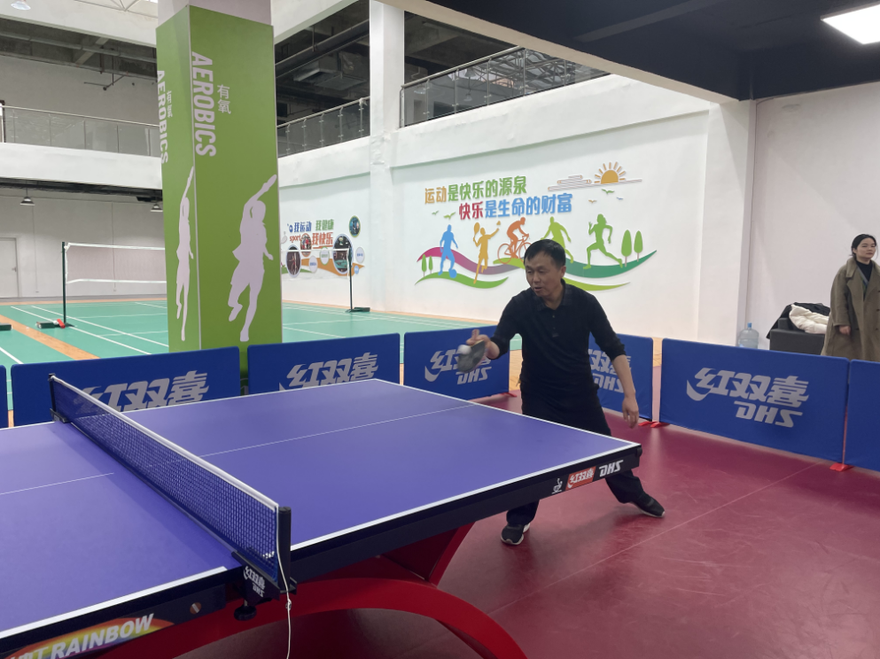 新能源公司与载和公司举行运动友谊赛